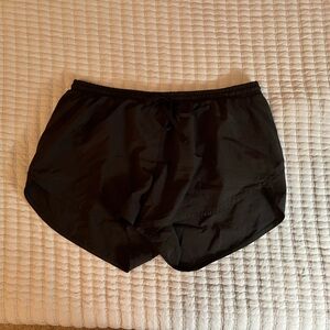 Old Navy Active 3” Dolphin Hem Shorts